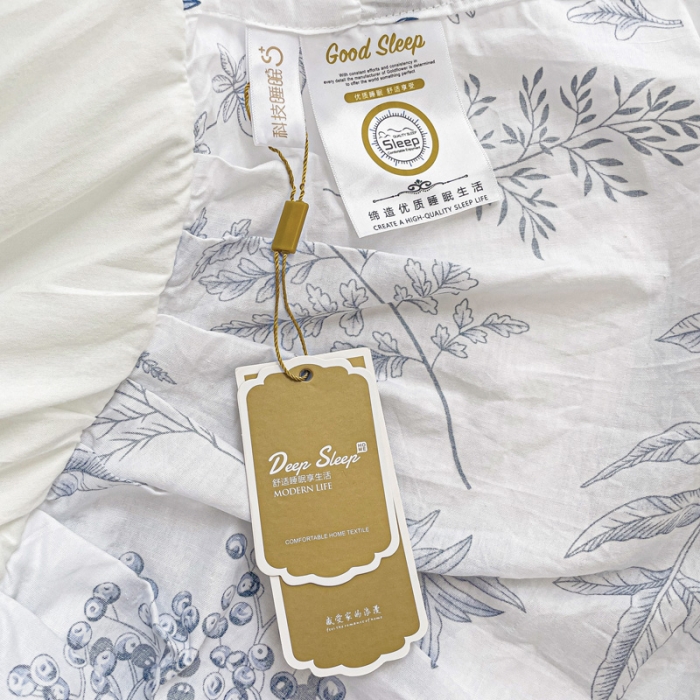 91家纺网 家纺一手货源 找家纺 罗艺轩 2024新款全棉花边床笠式夹棉床裙三件套波塞尔庄园蓝羽