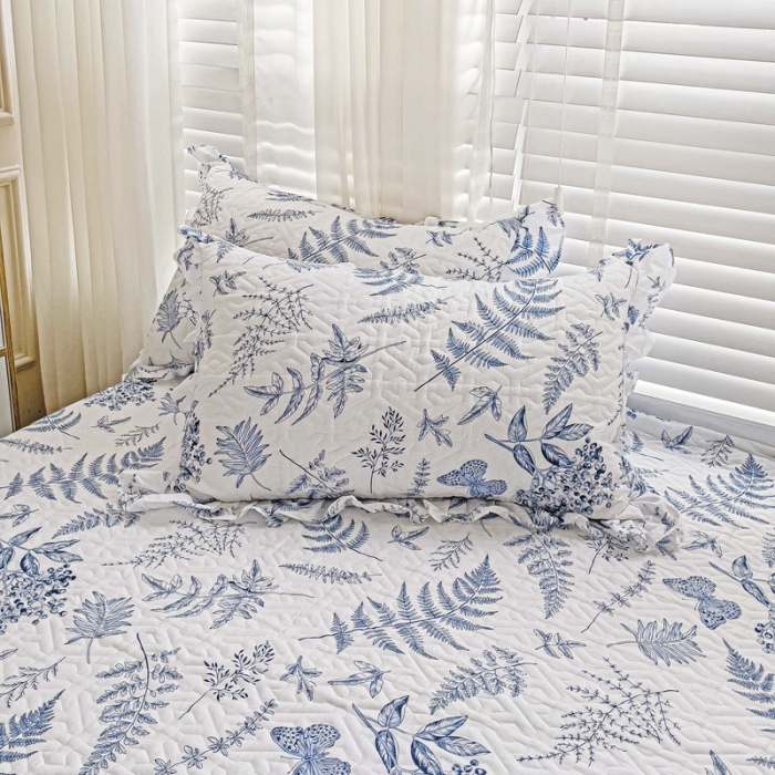 91家纺网 家纺一手货源 找家纺 罗艺轩 2024新款全棉花边床笠式夹棉床裙三件套波塞尔庄园蓝羽
