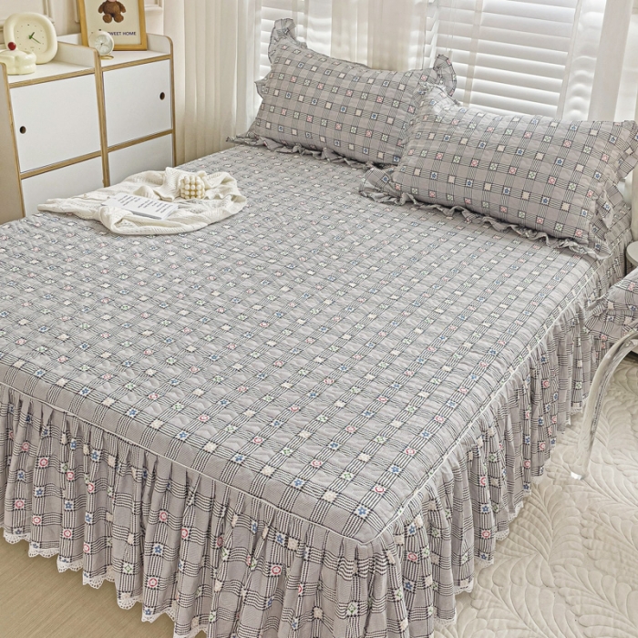 91家纺网 家纺一手货源 找家纺 罗艺轩 2024新款全棉花边床笠式夹棉床裙三件套波塞尔庄园路易