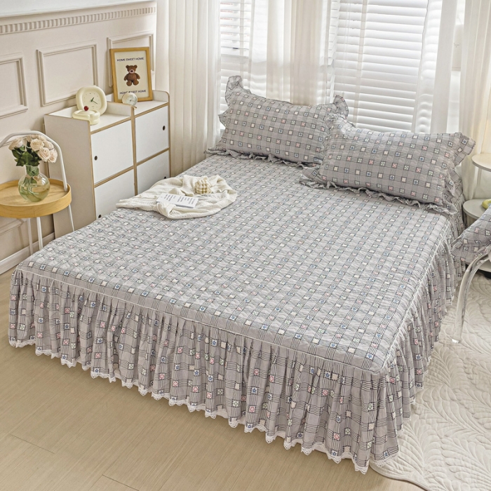 91家纺网 家纺一手货源 找家纺 罗艺轩 2024新款全棉花边床笠式夹棉床裙三件套波塞尔庄园路易