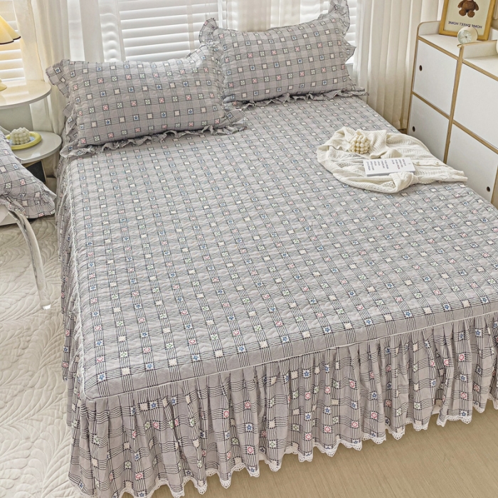 91家纺网 家纺一手货源 找家纺 罗艺轩 2024新款全棉花边床笠式夹棉床裙三件套波塞尔庄园路易