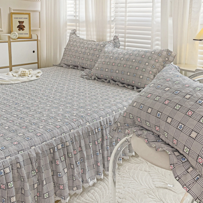 91家纺网 家纺一手货源 找家纺 罗艺轩 2024新款全棉花边床笠式夹棉床裙三件套波塞尔庄园路易