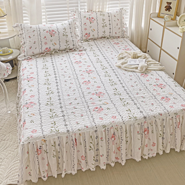 91家纺网 家纺一手货源 找家纺 罗艺轩 2024新款全棉花边床笠式夹棉床裙三件套波塞尔庄园清新雅韵