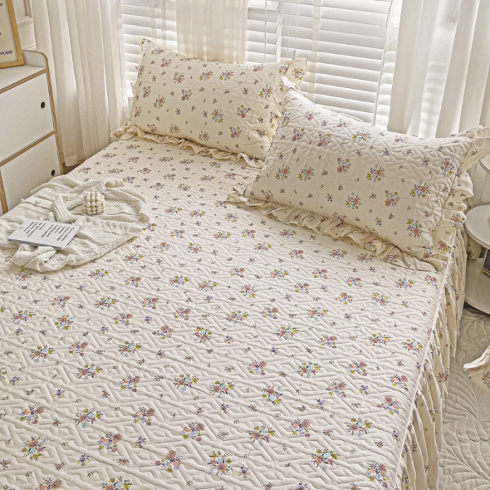 91家纺网 家纺一手货源 找家纺 罗艺轩 2024新款全棉花边床笠式夹棉床裙三件套波塞尔庄园清韵幽香