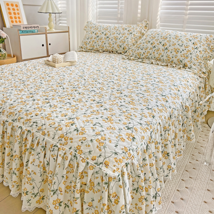 91家纺网 家纺一手货源 找家纺 罗艺轩 2024新款全棉花边床笠式夹棉床裙三件套波赛尔庄园-春风拂面