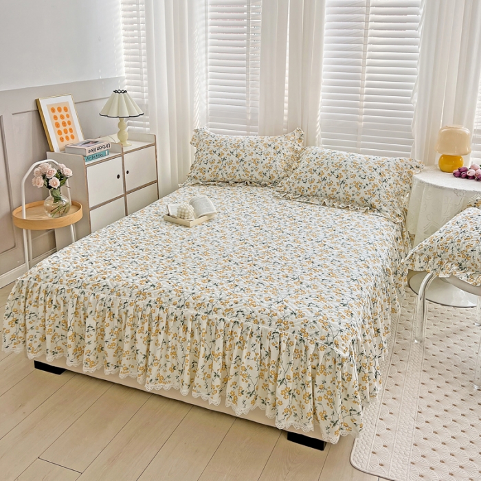 91家纺网 家纺一手货源 找家纺 罗艺轩 2024新款全棉花边床笠式夹棉床裙三件套波赛尔庄园-春风拂面