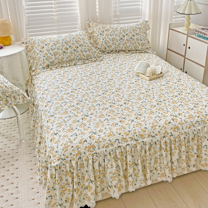 91家纺网 家纺一手货源 找家纺 罗艺轩 2024新款全棉花边床笠式夹棉床裙三件套波赛尔庄园-春风拂面