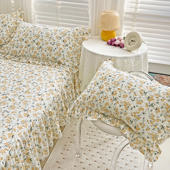 91家纺网 家纺一手货源 找家纺 罗艺轩 2024新款全棉花边床笠式夹棉床裙三件套波赛尔庄园-春风拂面