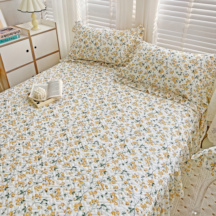 91家纺网 家纺一手货源 找家纺 罗艺轩 2024新款全棉花边床笠式夹棉床裙三件套波赛尔庄园-春风拂面