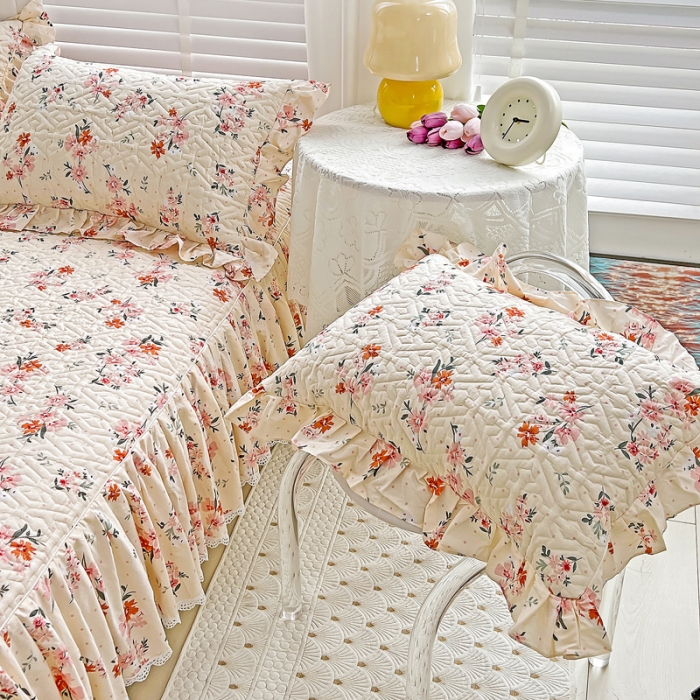 91家纺网 家纺一手货源 找家纺 罗艺轩 2024新款全棉花边床笠式夹棉床裙三件套波赛尔庄园-小时光