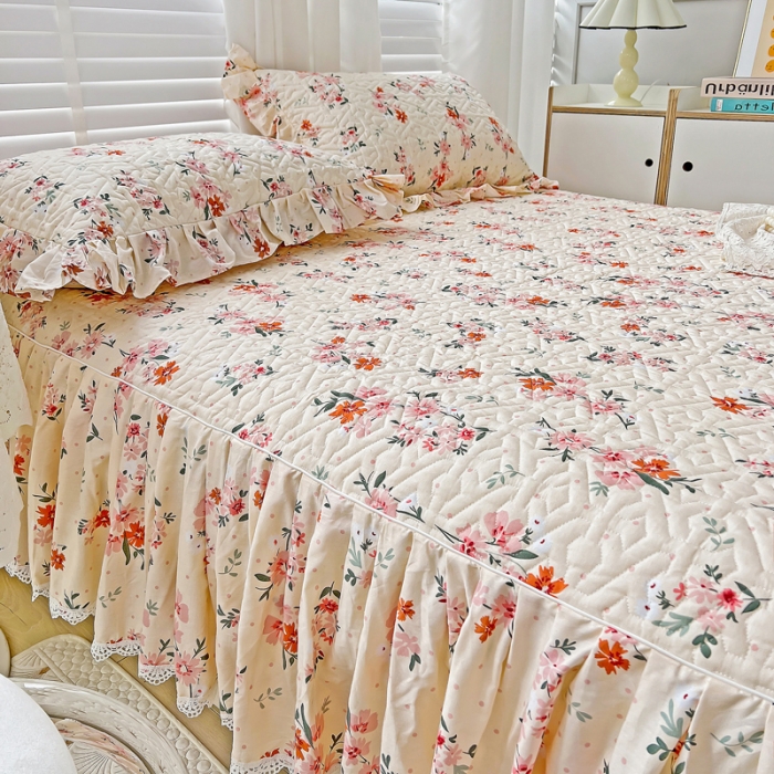 91家纺网 家纺一手货源 找家纺 罗艺轩 2024新款全棉花边床笠式夹棉床裙三件套波赛尔庄园-小时光