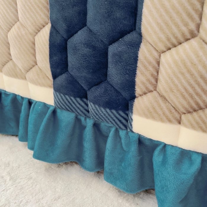 91家纺网 家纺一手货源 找家纺 情煊 2023新款牛奶绒印花床盖 蓝大格