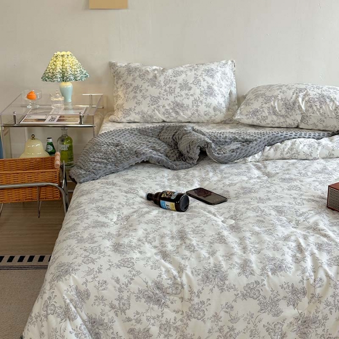 91家纺网 家纺一手货源 找家纺 星期八 2023新款复古碎花全棉豆豆春秋被四件套 白山茶