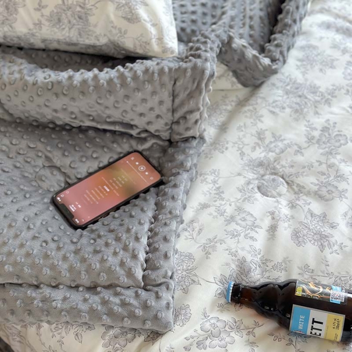 91家纺网 家纺一手货源 找家纺 星期八 2023新款复古碎花全棉豆豆春秋被四件套 白山茶