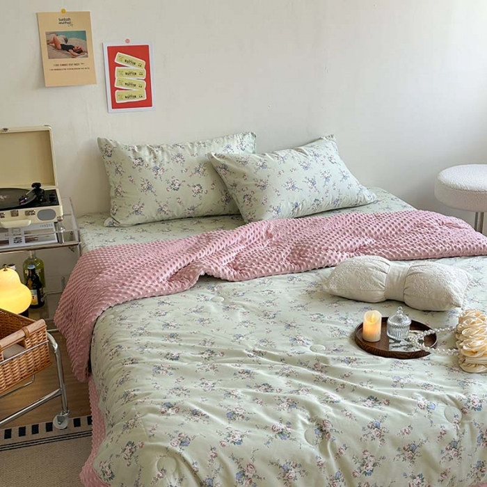 91家纺网 家纺一手货源 找家纺 星期八 2023新款复古碎花全棉豆豆春秋被四件套 花丛