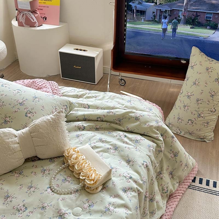 91家纺网 家纺一手货源 找家纺 星期八 2023新款复古碎花全棉豆豆春秋被四件套 花丛