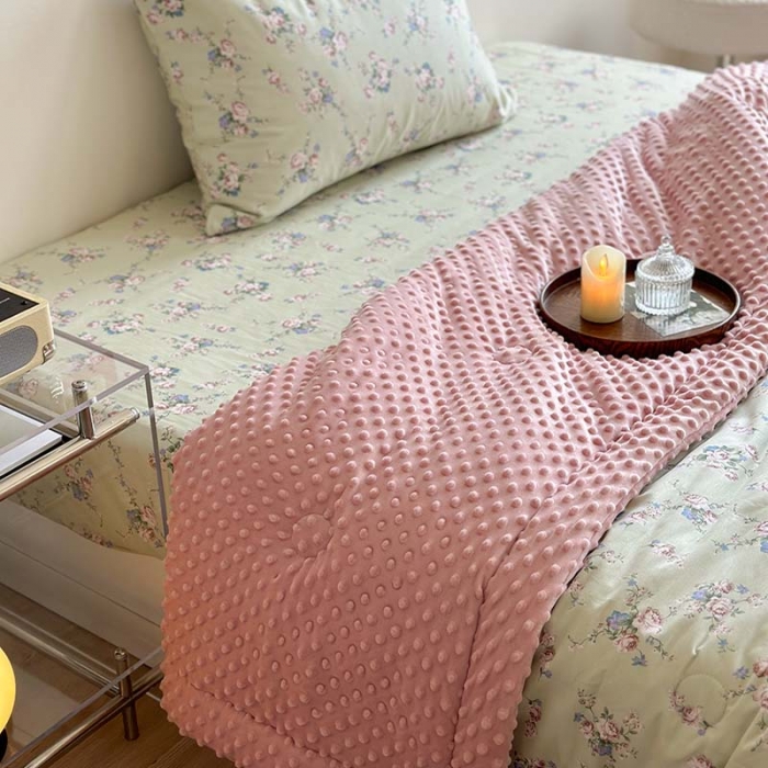 91家纺网 家纺一手货源 找家纺 星期八 2023新款复古碎花全棉豆豆春秋被四件套 花丛