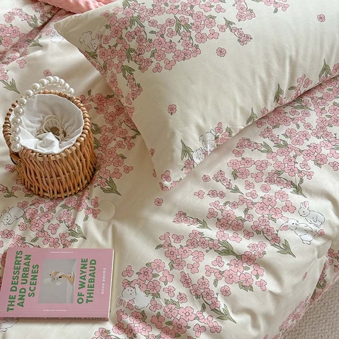 91家纺网 家纺一手货源 找家纺 星期八 2023新款复古碎花全棉豆豆春秋被四件套 花园兔