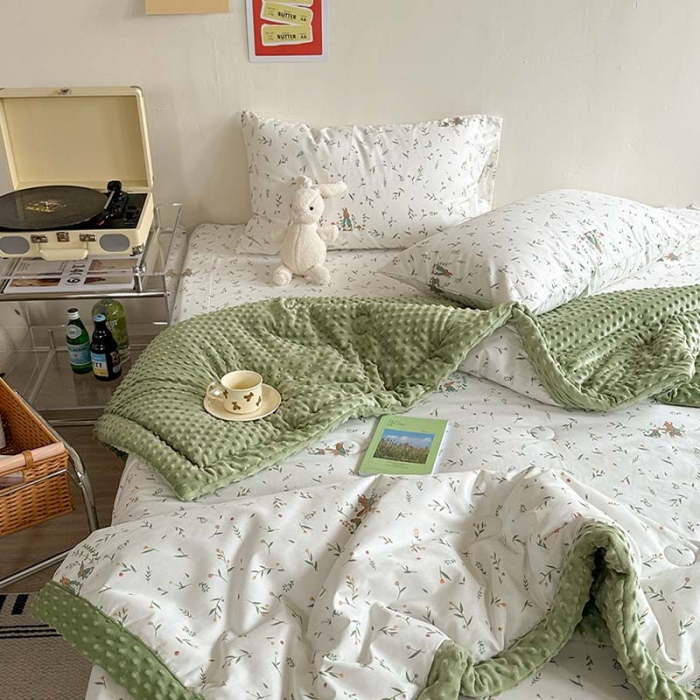 91家纺网 家纺一手货源 找家纺 星期八 2023新款复古碎花全棉豆豆春秋被四件套 精灵兔