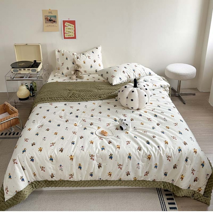 91家纺网 家纺一手货源 找家纺 星期八 2023新款复古碎花全棉豆豆春秋被四件套 可爱熊