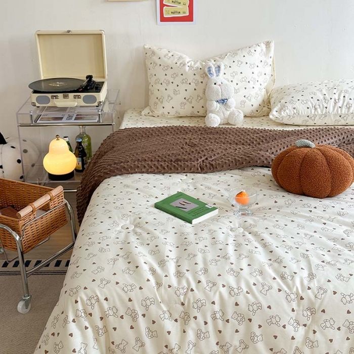 91家纺网 家纺一手货源 找家纺 星期八 2023新款复古碎花全棉豆豆春秋被四件套 可可熊