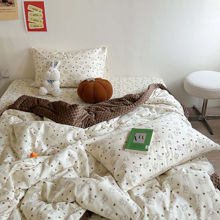 91家纺网 家纺一手货源 找家纺 星期八 2023新款复古碎花全棉豆豆春秋被四件套 可可熊