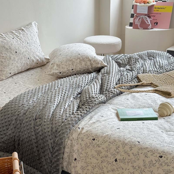 91家纺网 家纺一手货源 找家纺 星期八 2023新款复古碎花全棉豆豆春秋被四件套 莱茵