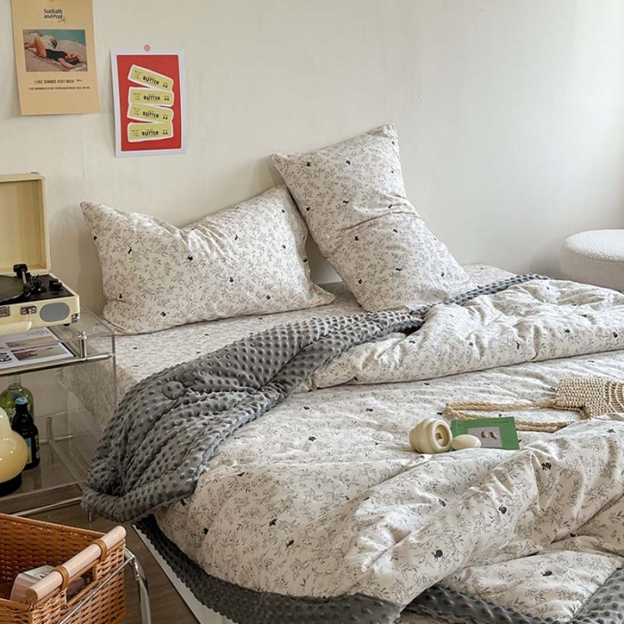 91家纺网 家纺一手货源 找家纺 星期八 2023新款复古碎花全棉豆豆春秋被四件套 莱茵