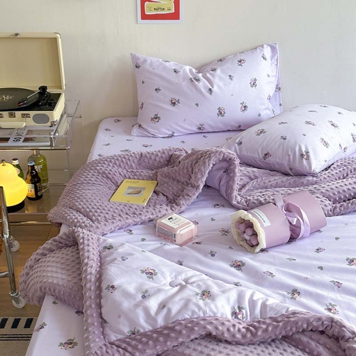 91家纺网 家纺一手货源 找家纺 星期八 2023新款复古碎花全棉豆豆春秋被四件套 蓝莓