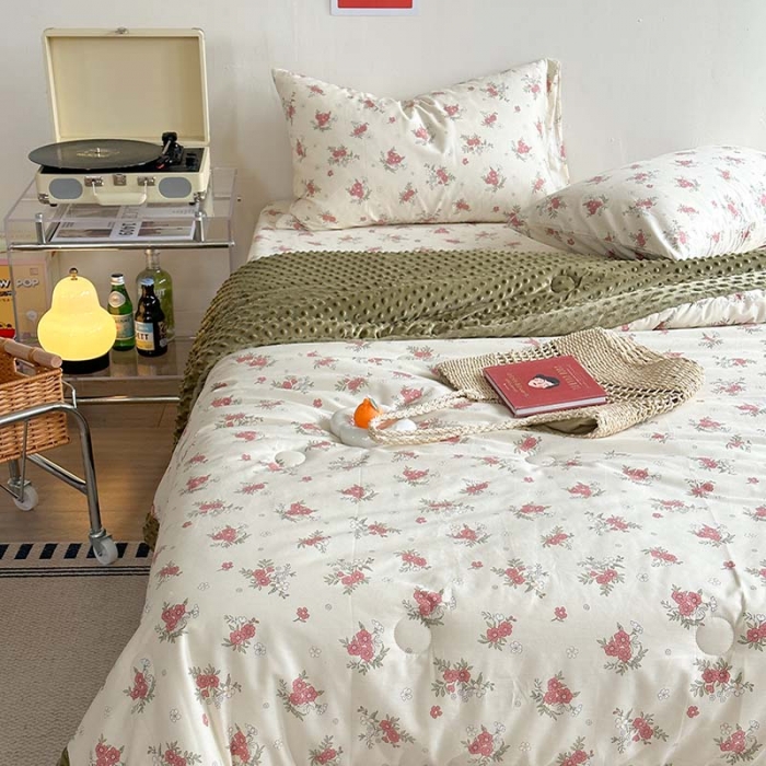 91家纺网 家纺一手货源 找家纺 星期八 2023新款复古碎花全棉豆豆春秋被四件套 蔷薇