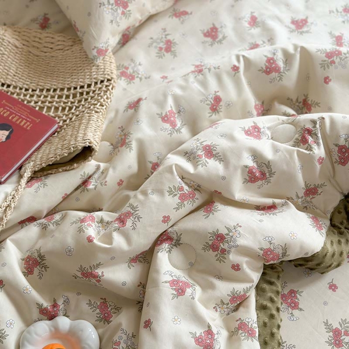 91家纺网 家纺一手货源 找家纺 星期八 2023新款复古碎花全棉豆豆春秋被四件套 蔷薇