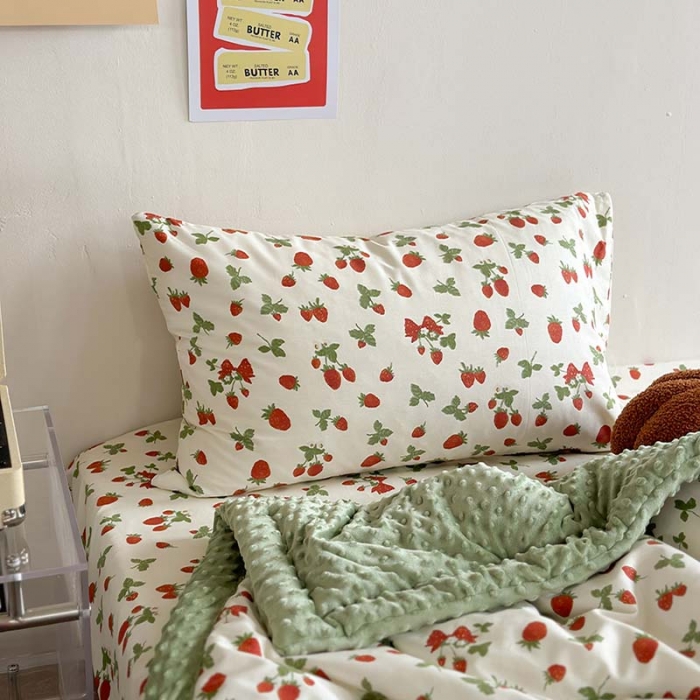 91家纺网 家纺一手货源 找家纺 星期八 2023新款复古碎花全棉豆豆春秋被四件套 小草莓