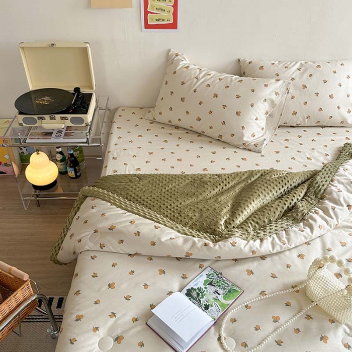 91家纺网 家纺一手货源 找家纺 星期八 2023新款复古碎花全棉豆豆春秋被四件套 小枇杷