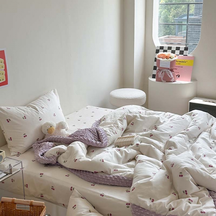 91家纺网 家纺一手货源 找家纺 星期八 2023新款复古碎花全棉豆豆春秋被四件套 小樱桃