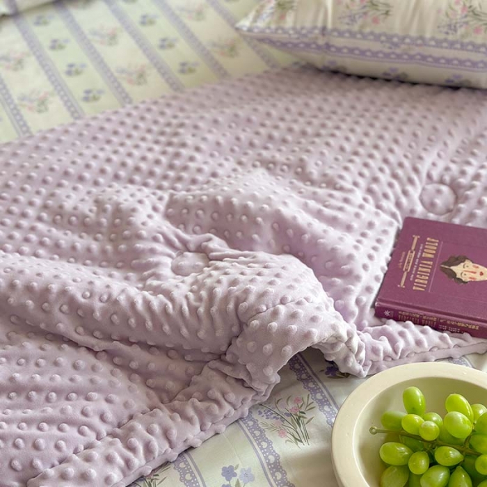 91家纺网 家纺一手货源 找家纺 星期八 2023新款复古碎花全棉豆豆春秋被四件套 薰衣草