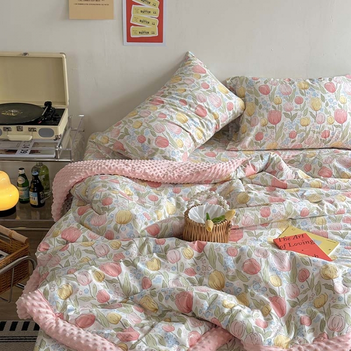 91家纺网 家纺一手货源 找家纺 星期八 2023新款复古碎花全棉豆豆春秋被四件套 郁金香