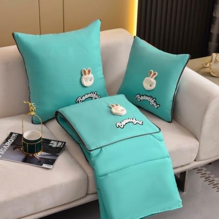 91家纺网 家纺一手货源 找家纺 (总) 伊可爱抱枕被 2023新款立体卡通磨毛亲肤抱枕被-兔茸茸系列
