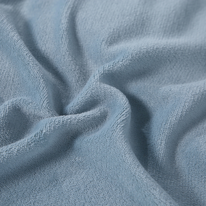 91家纺网 家纺一手货源 找家纺 伊可爱抱枕被 2023新款牛奶绒绣花抱枕被 花之恋-湖兰