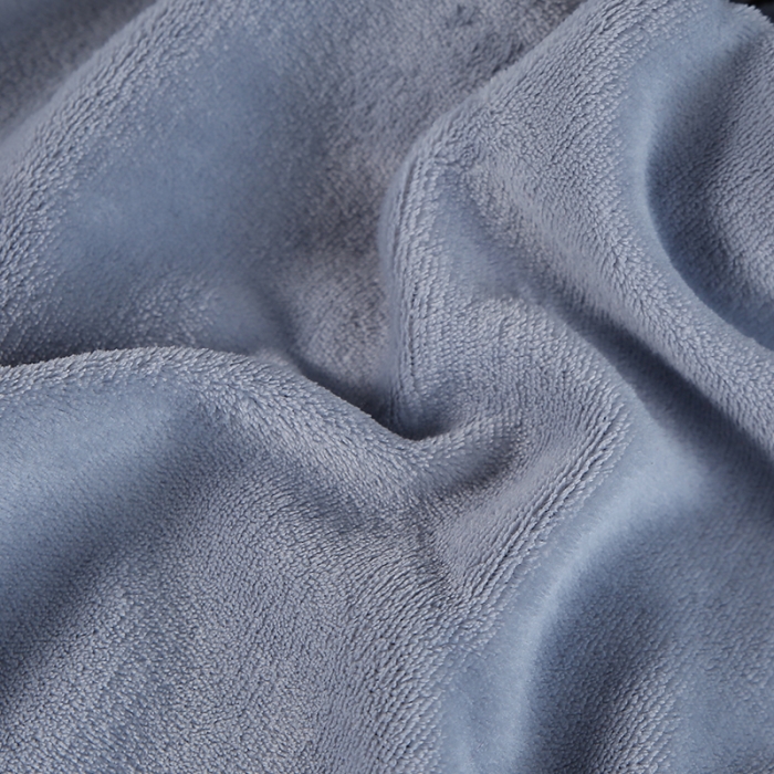 91家纺网 家纺一手货源 找家纺 伊可爱抱枕被 2023新款牛奶绒绣花抱枕被 花之恋-灰色