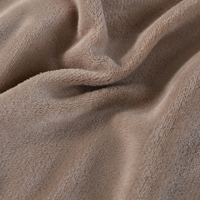 91家纺网 家纺一手货源 找家纺 伊可爱抱枕被 2023新款牛奶绒绣花抱枕被 花之恋-卡其