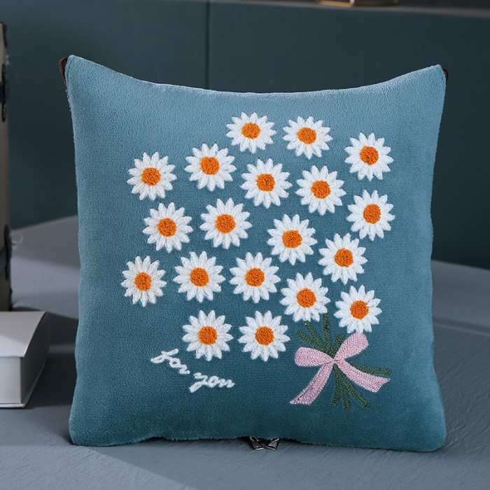 91家纺网 家纺一手货源 找家纺 伊可爱抱枕被 2023新款牛奶绒绣花抱枕被 花之恋-天空蓝