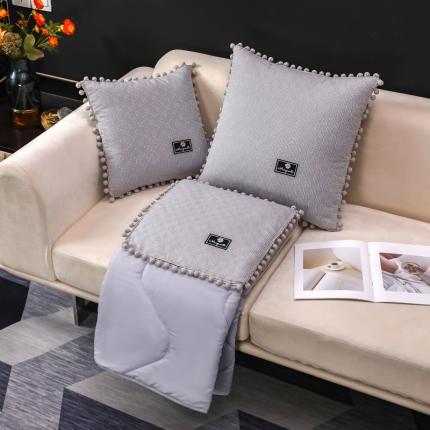 91家纺网 家纺一手货源 找家纺 (总) 伊可爱抱枕被 2023新款全棉色织小提花小清新多针抱枕被