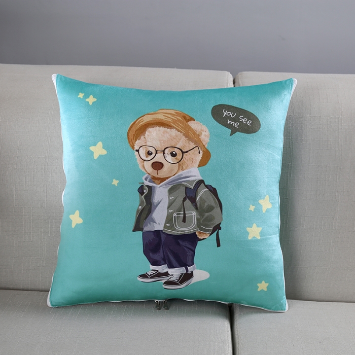 91家纺网 家纺一手货源 找家纺 伊可爱抱枕被 2023新款水晶超柔磨毛四季多针抱枕被 背包熊