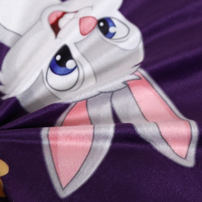 91家纺网 家纺一手货源 找家纺 伊可爱抱枕被 2023新款水晶超柔磨毛四季多针抱枕被 哈哈兔