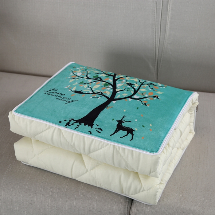 91家纺网 家纺一手货源 找家纺 伊可爱抱枕被 2023新款水晶超柔磨毛四季多针抱枕被 乐园