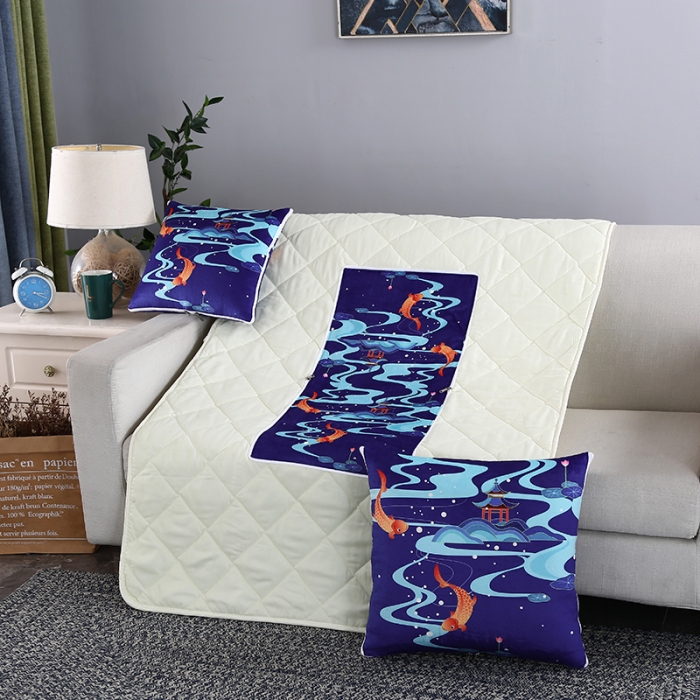 91家纺网 家纺一手货源 找家纺 伊可爱抱枕被 2023新款水晶超柔磨毛四季多针抱枕被 跃龙门