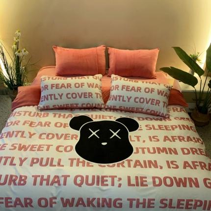 91家纺网 家纺一手货源 找家纺 （总）色鬼布艺 2023新款活性数码印花牛奶绒四件套-场景二