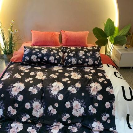 91家纺网 家纺一手货源 找家纺 色鬼布艺 2023新款活性数码印花牛奶绒四件套-场景二 小黑花