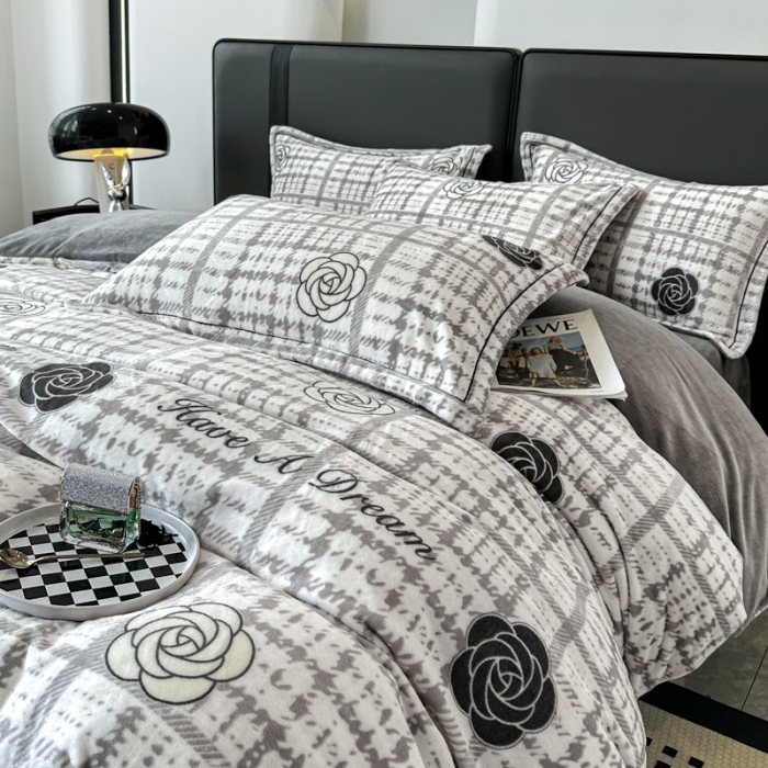 91家纺网 家纺一手货源 找家纺 耀达 2024新款轻奢加厚牛奶绒四件套 小香