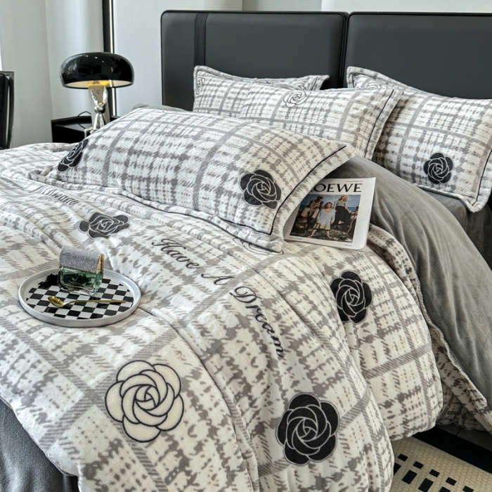 91家纺网 家纺一手货源 找家纺 耀达 2024新款轻奢加厚牛奶绒四件套 小香